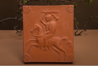 Decorative tile plate „Knight Vytis“ (A replica of a 17th century article)